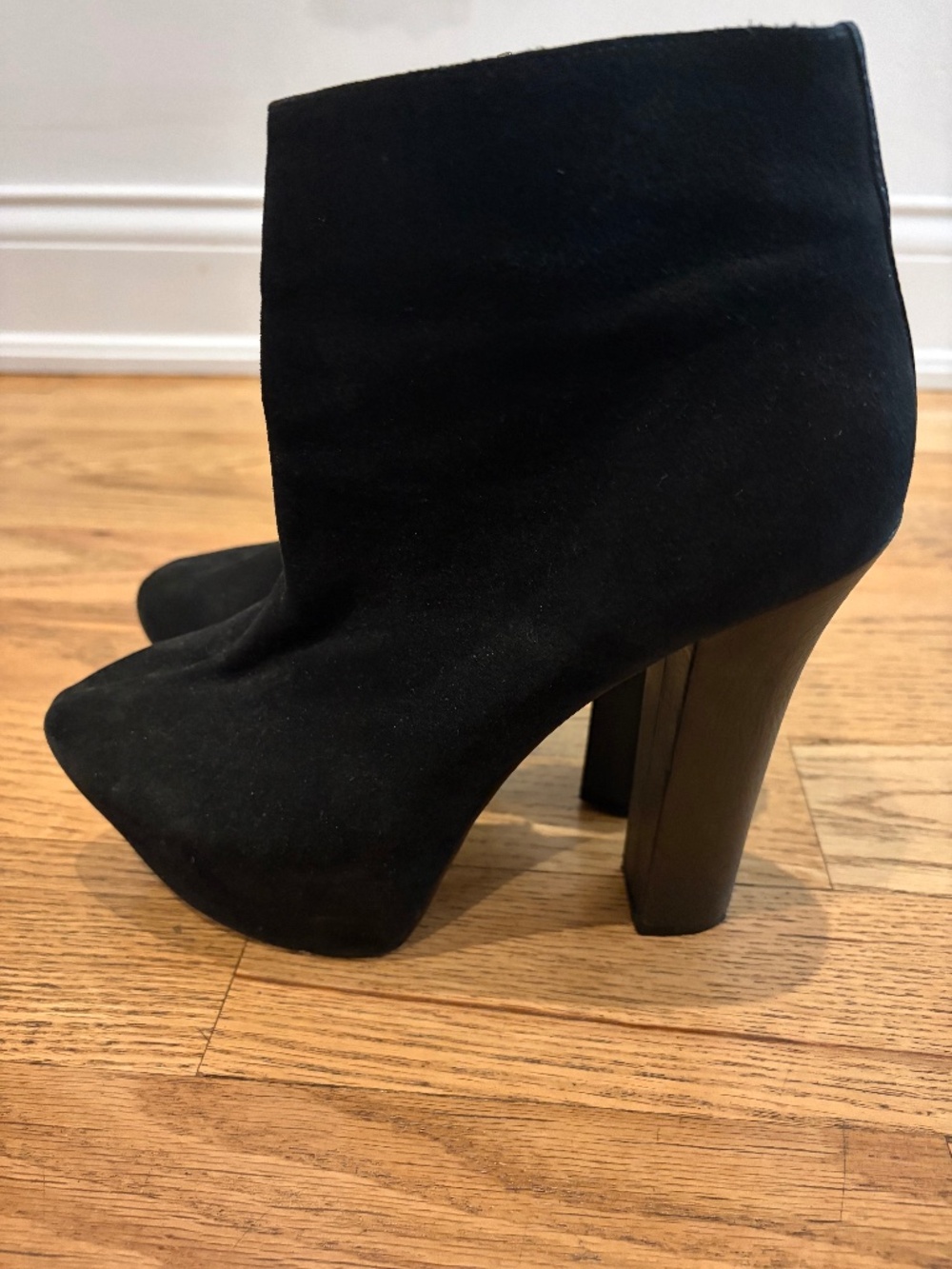Platform suede boots